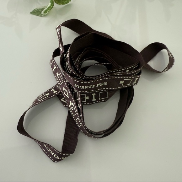 Authentic HERMES Ribbon - Picture 2 of 5